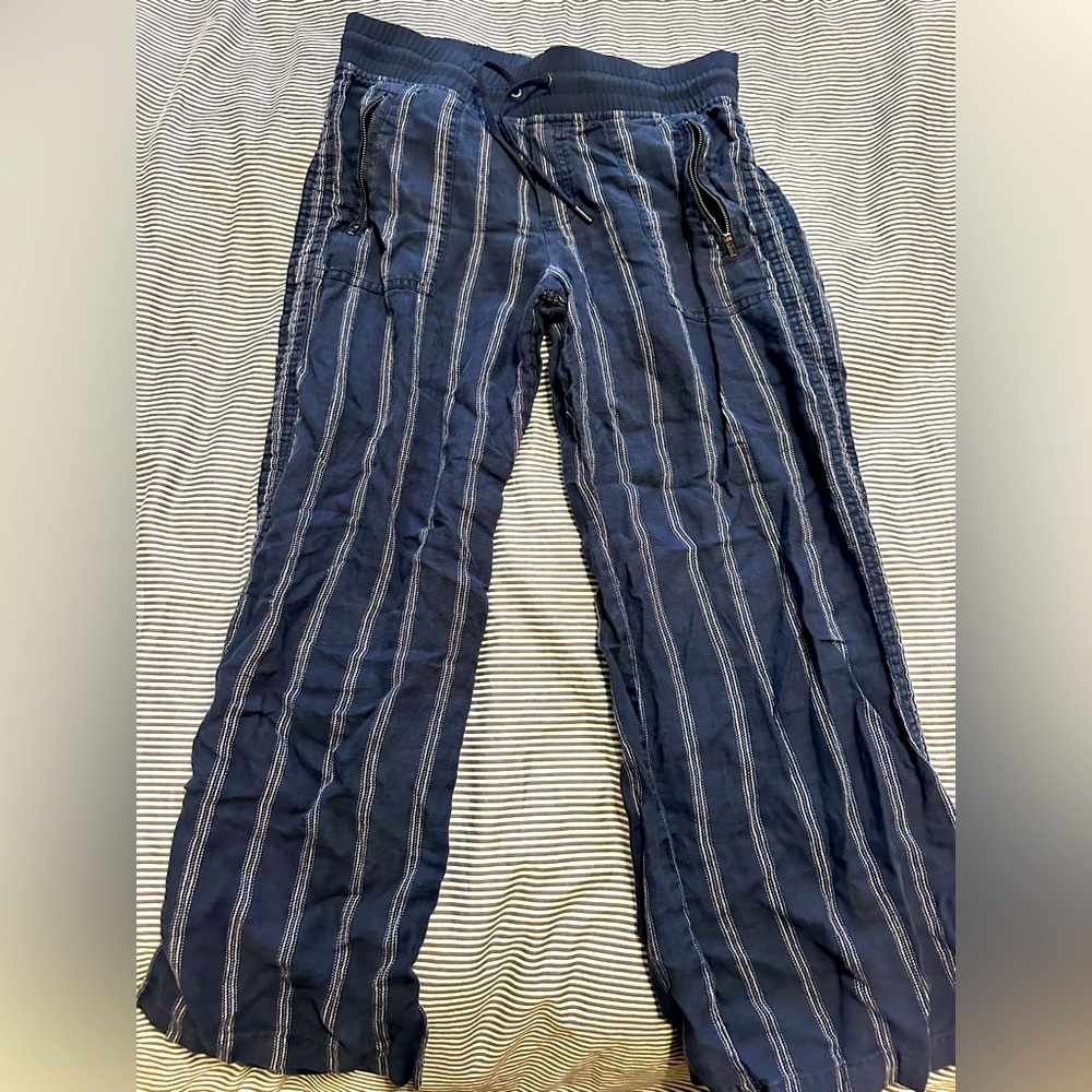 Athletea wide leg cropped pants